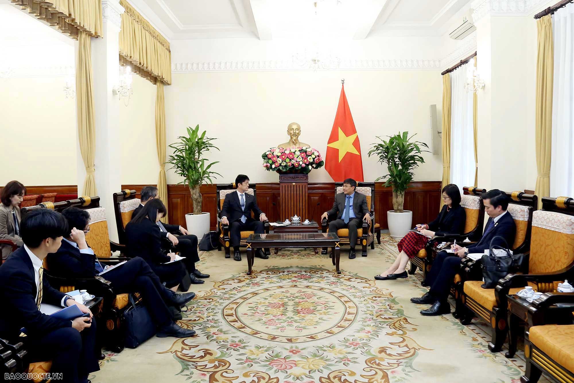 Thứ trưởng Thường trực Ngoại giao Nguyễn Minh Vũ tiếp Thứ trưởng Ngoại giao Nhật Bản