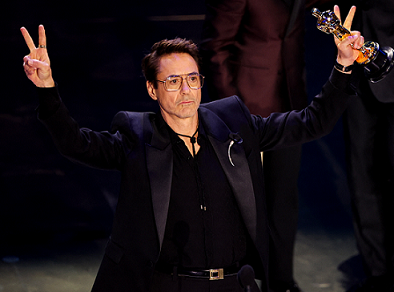 Cái chạm tay đầu tiên vào tượng vàng Oscar của tài tử từng có quá khứ khủng khiếp