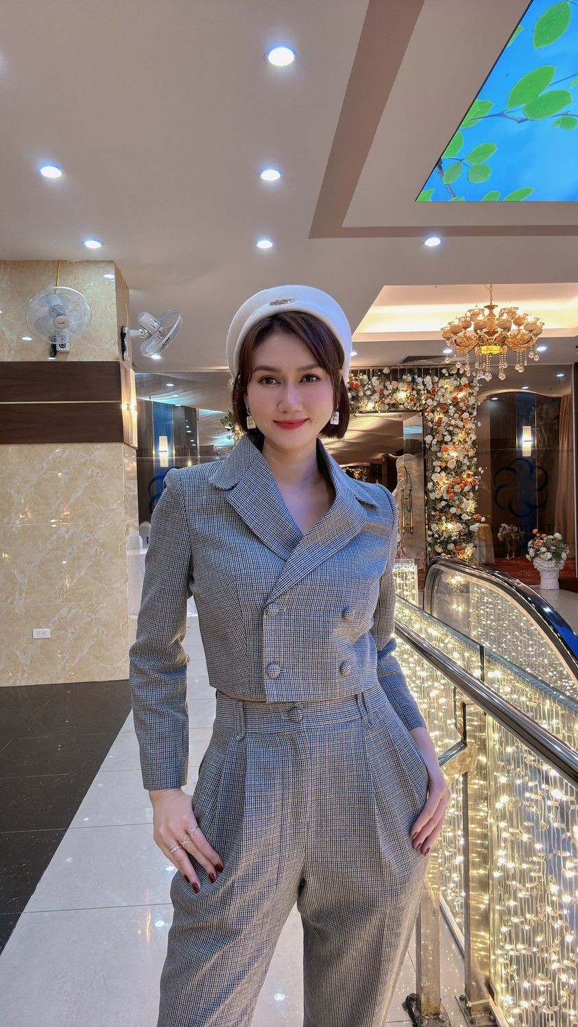 Đời thường thanh lịch, ngọt ngào của diễn viên Hương Giang