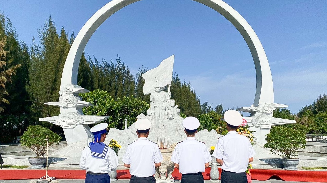 Tháng 3, thanh niên hải quân tưởng nhớ cha anh hy sinh vì biển đảo quê hương