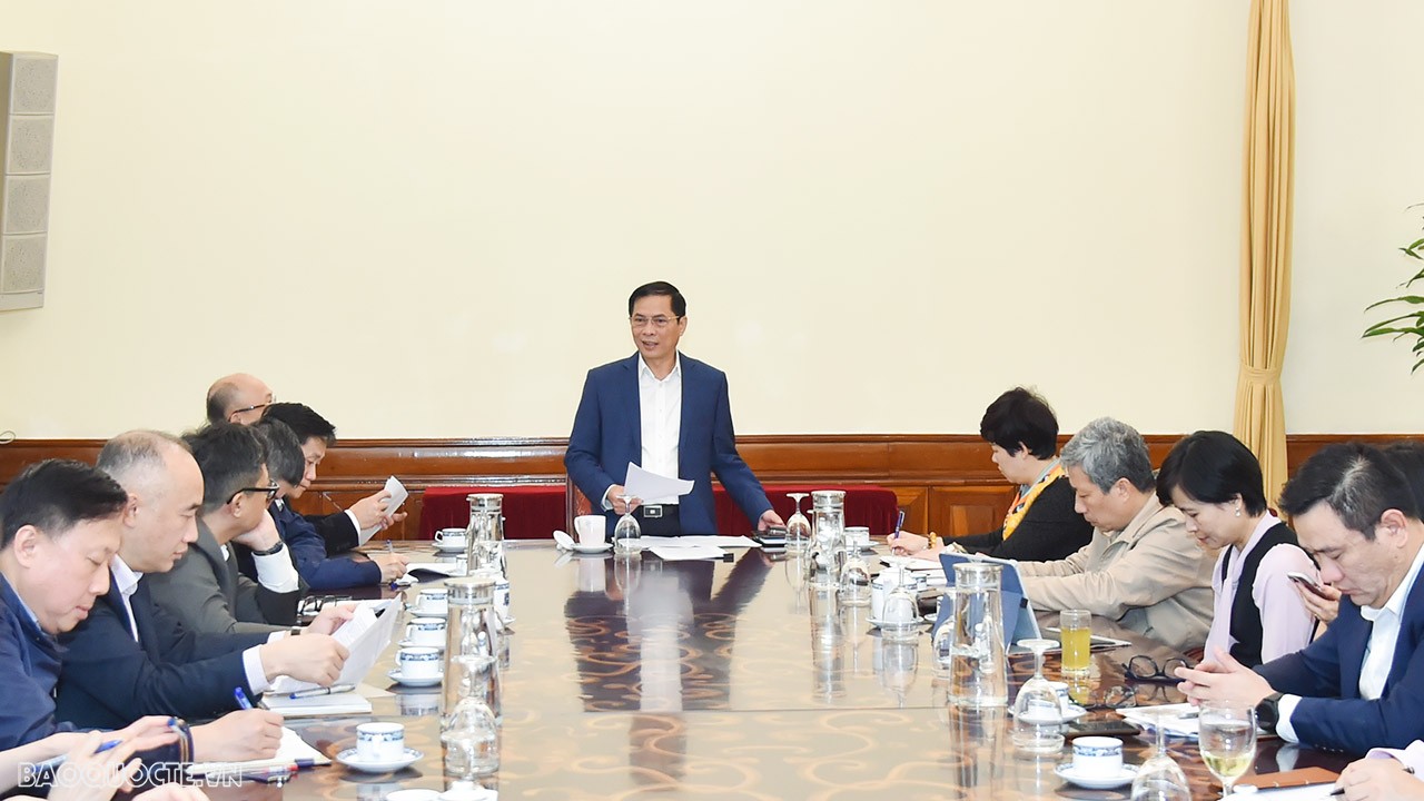 Đẩy mạnh cải cách hành chính và chuyển đổi số, góp phần phòng, chống tham nhũng, tiêu cực Đẩy mạnh cải cách hành chính và chuyển đổi số, góp phần phòng, chống tham nhũng, tiêu cực