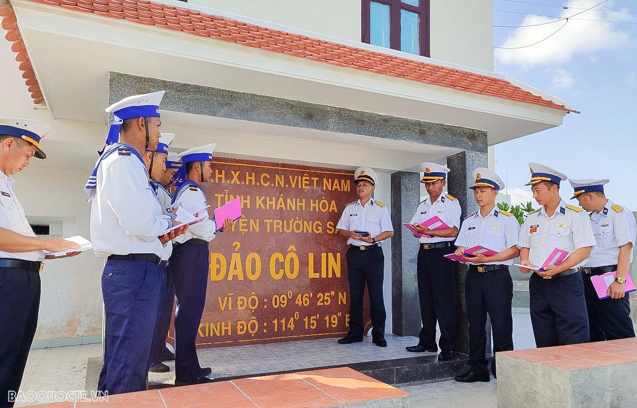 Vùng 4 Hải quân tri ân tưởng niệm các anh hùng liệt sĩ anh dũng hy sinh tại Trường Sa Vùng 4 Hải quân tưởng niệm các anh hùng liệt sĩ anh dũng hy sinh tại Trường Sa