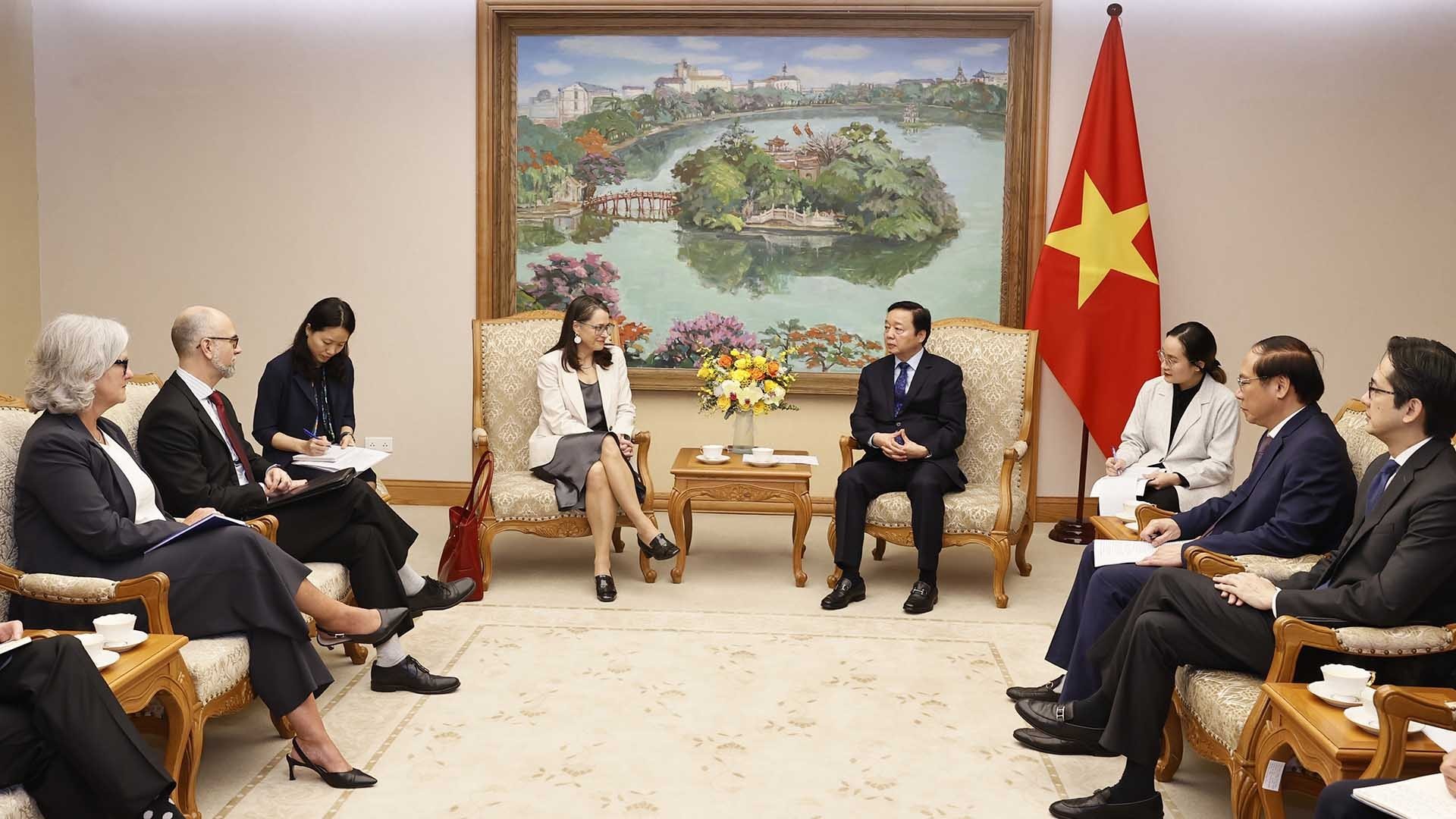 viet namcanada thuc day hop tac ung pho voi bien doi khi hau phat trien nang luong tai tao