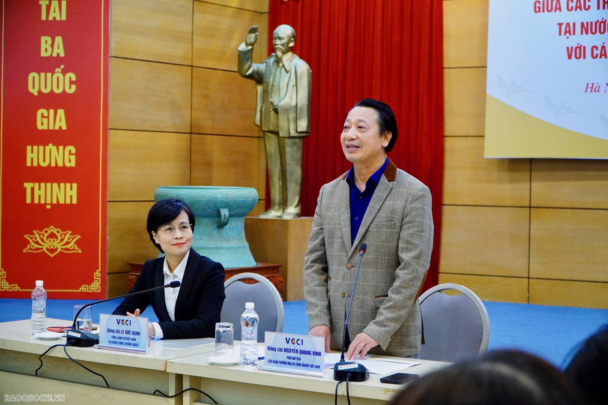 Trưởng các cơ quan đại diện Việt Nam ở nước ngoài nhiệm kỳ 2024-2027 làm việc với VCCI