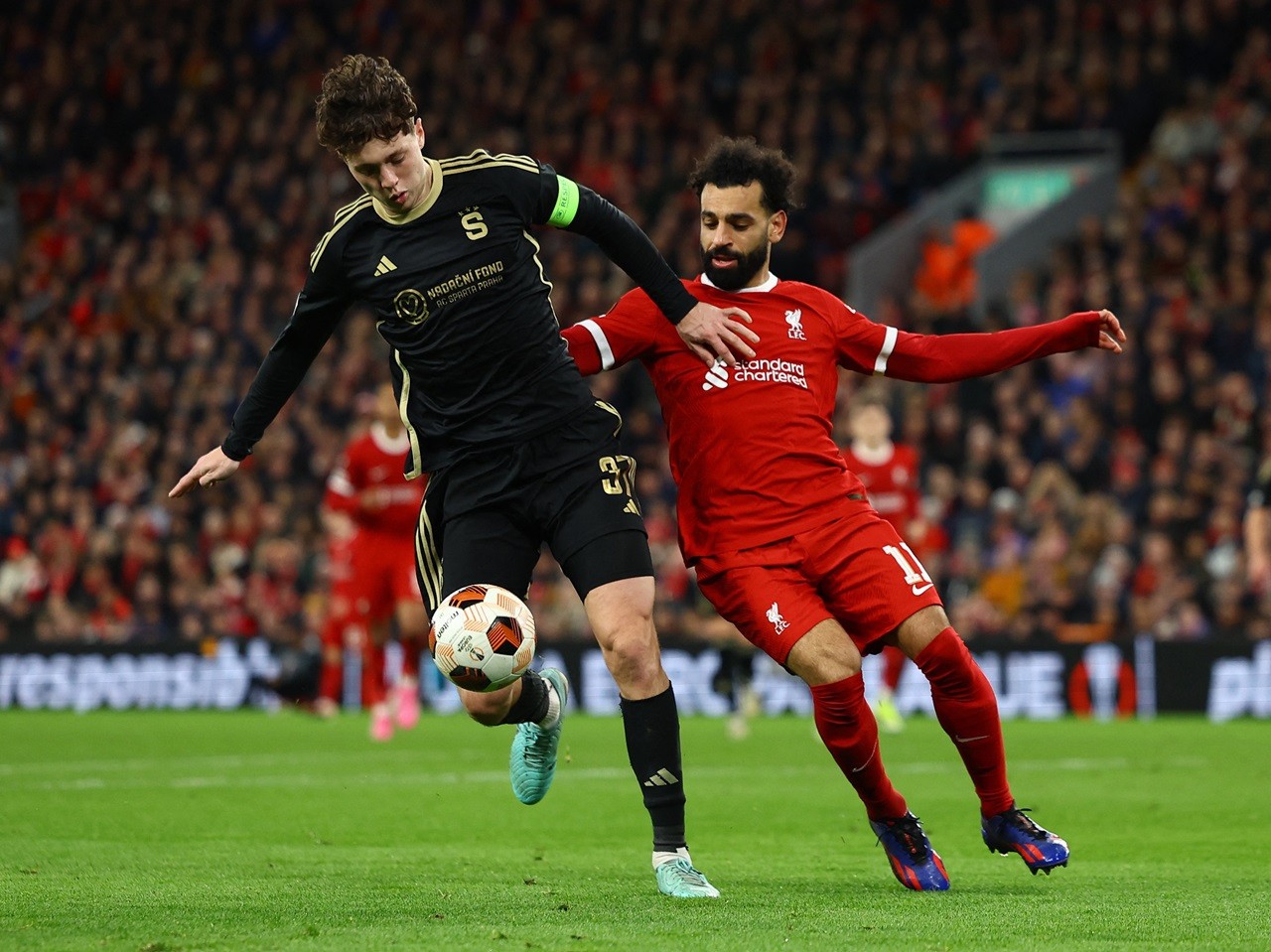 Europa League: Hình ảnh trận đấu các cầu thủ Liverpool ghi 6 bàn thắng vào lưới Sparta Prague