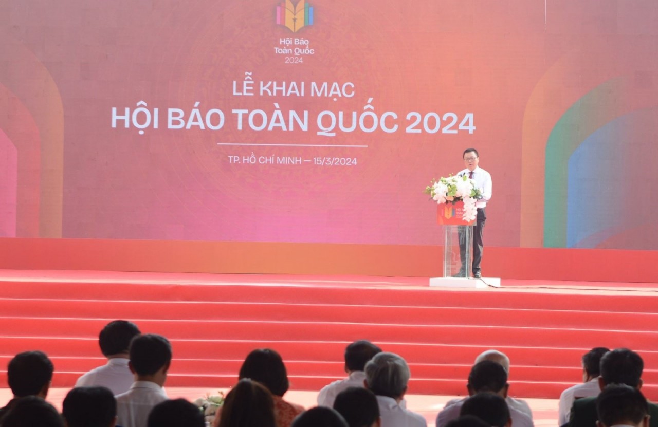 Long trọng khai mạc Hội Báo toàn quốc 2024. Hình ảnh ông ông Lê Quốc Minh, Chủ tịch Hội Nhà báo báo Việt Nam phát biểu tại lễ khai mạc. (Ảnh: TTXVN) Long trọng khai mạc Hội Báo toàn quốc 2024. Hình ảnh ông ông Lê Quốc Minh, Chủ tịch Hội Nhà báo báo Việt Nam phát biểu tại lễ khai mạc. (Ảnh: TTXVN)