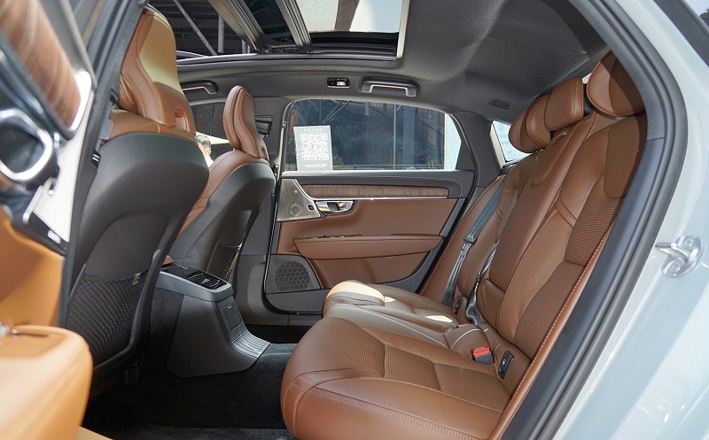 Cận cảnh Volvo S90 Recharge vừa ra mắt tại Việt Nam, giá từ 2,89 tỷ đồng Cận cảnh Volvo S90 Recharge vừa ra mắt tại Việt Nam, giá từ 2,89 tỷ đồng