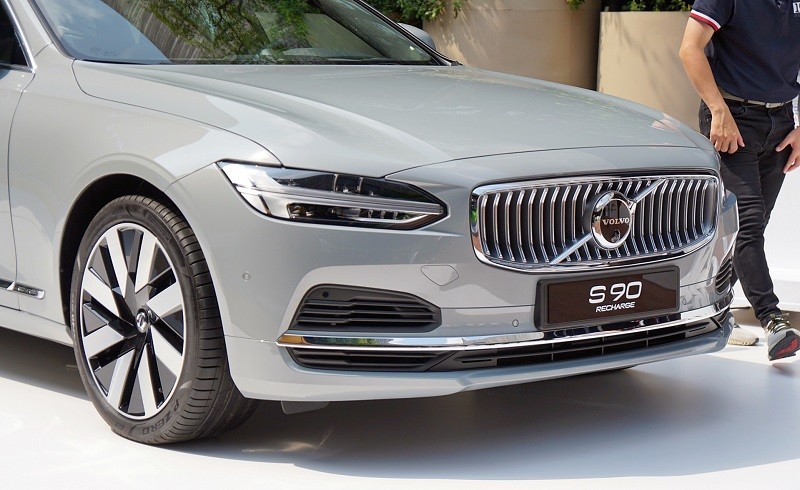 Cận cảnh Volvo S90 Recharge vừa ra mắt tại Việt Nam, giá từ 2,89 tỷ đồng Cận cảnh Volvo S90 Recharge vừa ra mắt tại Việt Nam, giá từ 2,89 tỷ đồng