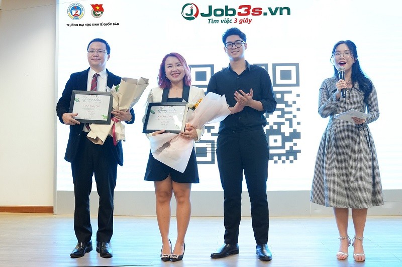 CEO Tony Vũ của Job3s.vn diễn giả được mong chờ nhất tại workshop (Người ngoài cùng bên trái)