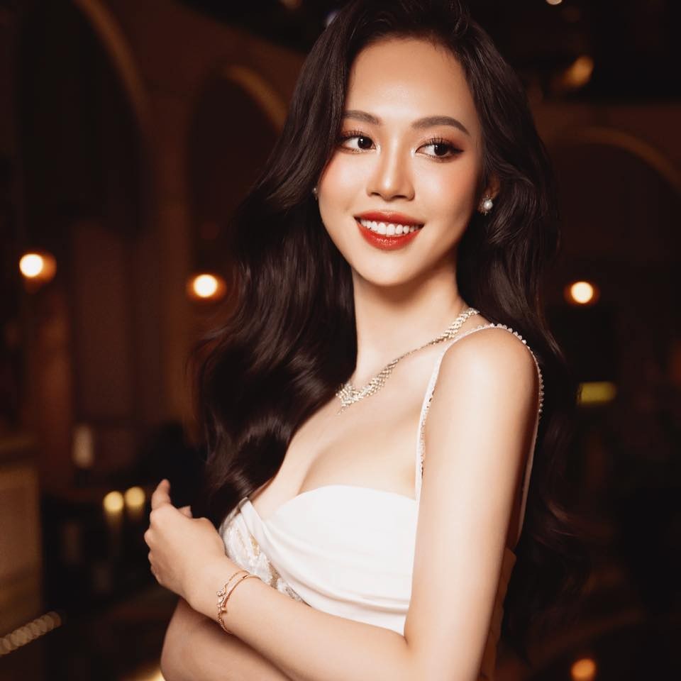 Á hậu Trịnh Thùy Linh Á hậu Trịnh Thùy Linh