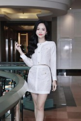 Ngắm nét nữ tính của Á hậu Trịnh Thùy Linh