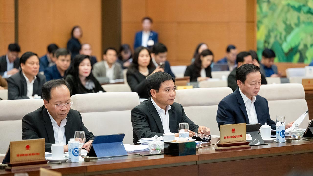 Nên hay không khi giao địa phương đầu tư xây dựng và quản lý, vận hành đường quốc lộ, đường cao tốc