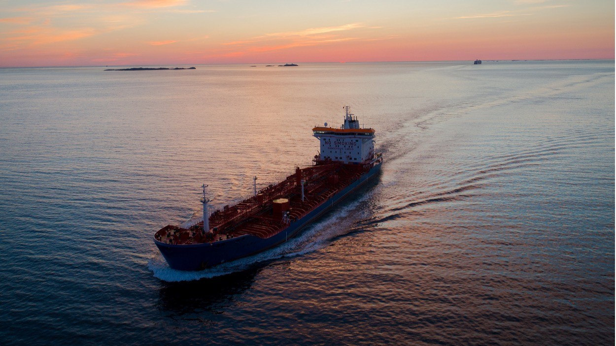 moscow kien cuong truoc phuong tay nhung van lo got chan asin khi ne trung phat them thong tin ve ham doi bong toi van chuyen dau nga