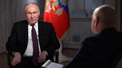 Ảnh ấn tượng (11-17/3): Nga đề cập việc thử hạt nhân, gửi ‘thông điệp rắn’ tới Mỹ, phương Tây hành động vì Ukraine, Vua Hà Lan trải nghiệm kính VR