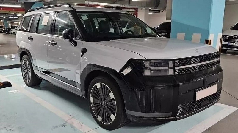 Hyundai Santa Fe 2024 tạo hình vuông vức, giống những chiếc Land Rover. Hyundai Santa Fe 2024 tạo hình vuông vức, giống những chiếc Land Rover.