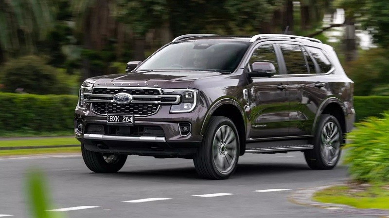 Ford Everest Platinum được phía đại lý tiết lộ giá bán khoảng 1,7 tỷ. Ford Everest Platinum được phía đại lý tiết lộ giá bán khoảng 1,7 tỷ.