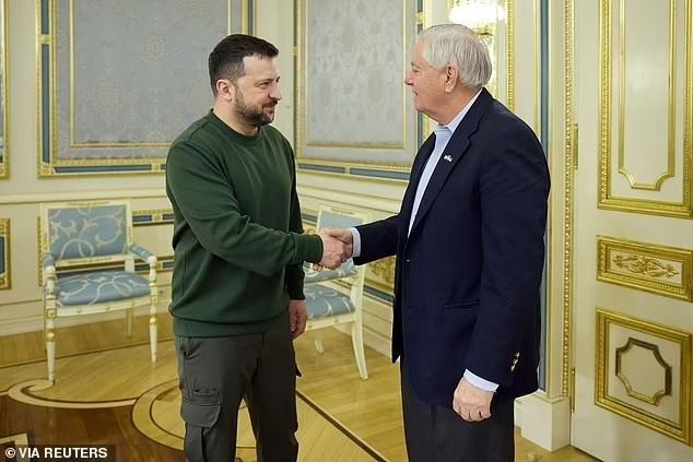 Xung đột Nga-Ukraine: Ông Zelensky thúc giục Quốc hội Mỹ mở 'hầu bao' ngân sách, Thổ Nhĩ Kỳ không vui vì EU