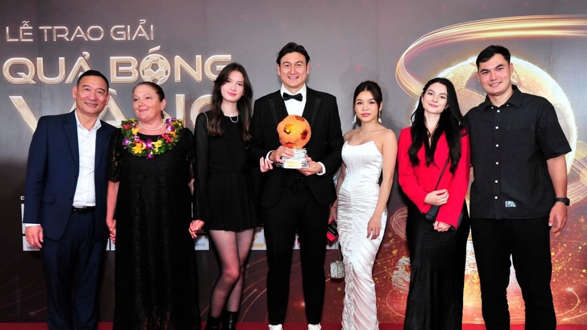 thu mon dang van lam phuc hoi the luc sau chan thuong voi chuyen gia nhat ban