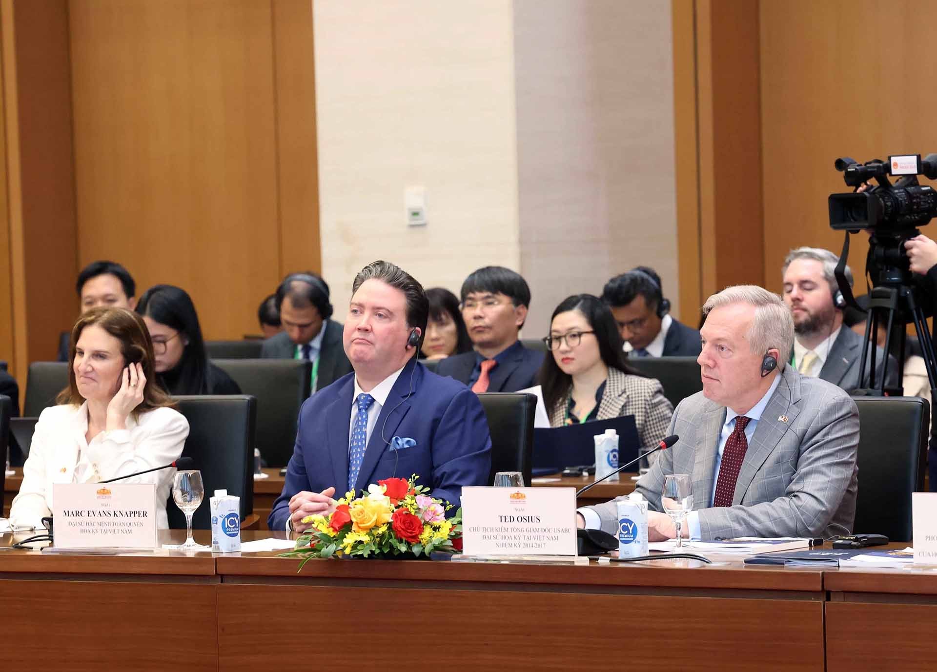 Chủ tịch Quốc hội Vương Đình Huệ tiếp Đoàn Hội đồng kinh doanh Hoa Kỳ-ASEAN Chủ tịch Quốc hội Vương Đình Huệ tiếp Đoàn Hội đồng kinh doanh Hoa Kỳ-ASEAN