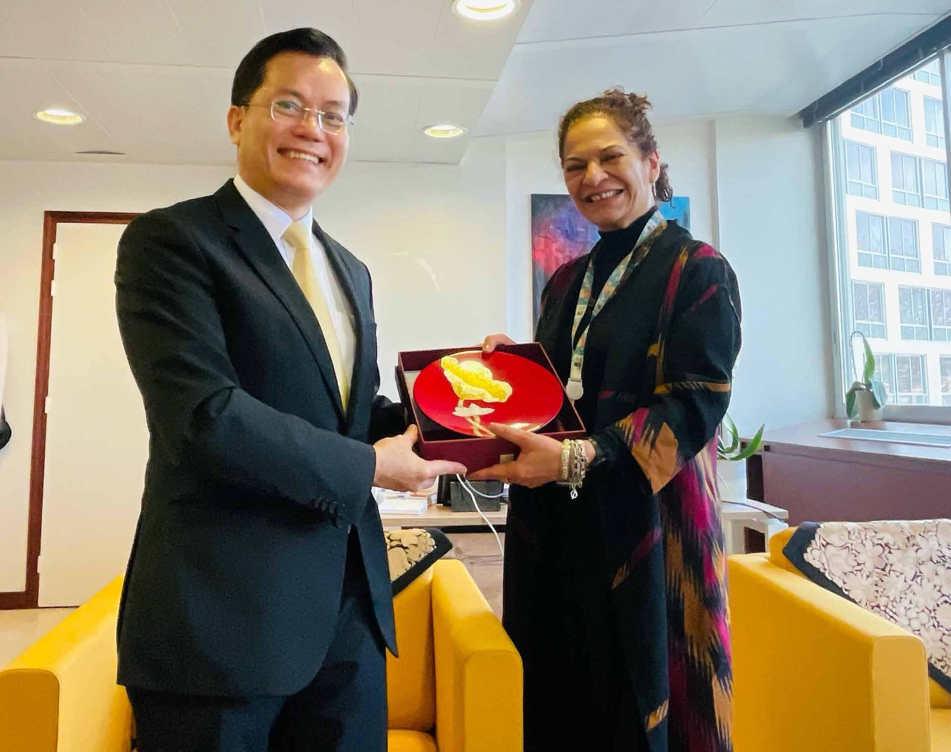 Việt Nam tiếp tục phát huy vai trò thành viên tích cực, có trách nhiệm tại UNESCO