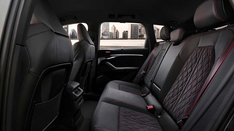 Cận cảnh bộ đôi SUV hạng sang Audi Q6 E-Tron và SQ6 E-Tron vừa ra mắt