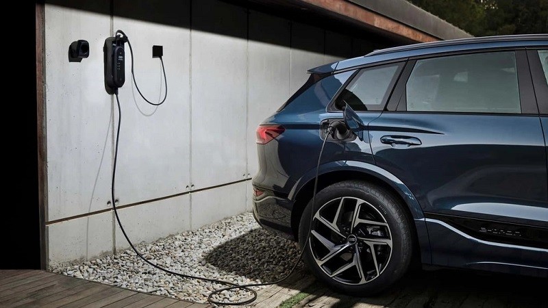 Cận cảnh bộ đôi SUV hạng sang Audi Q6 E-Tron và SQ6 E-Tron vừa ra mắt