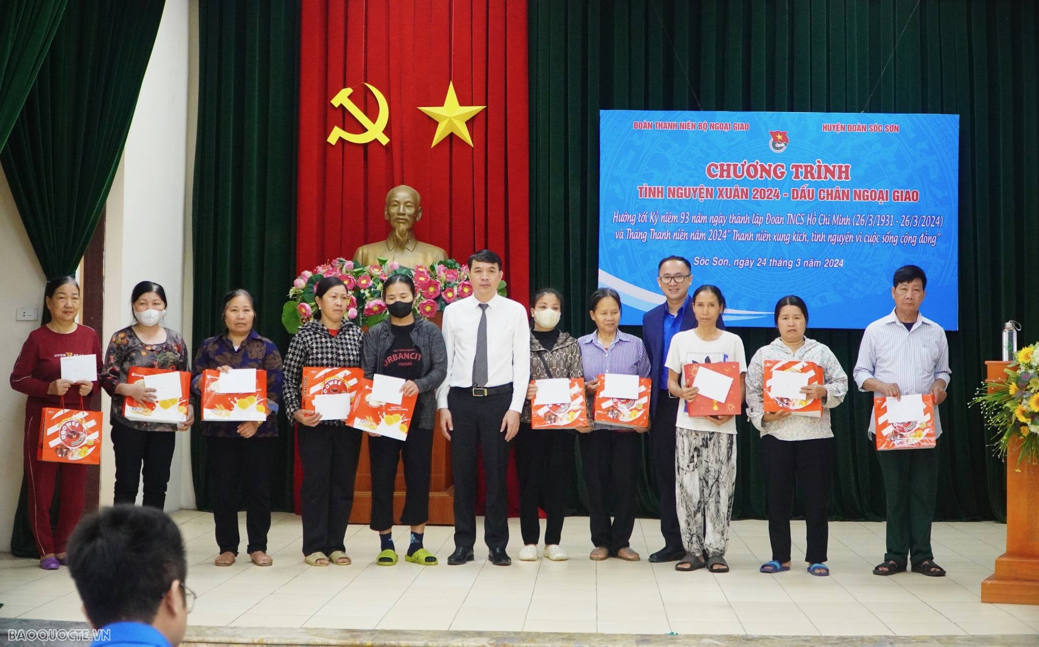 'Địa chỉ đỏ' cho thanh niên Bộ Ngoại giao tri ân thế hệ cha anh đi trước