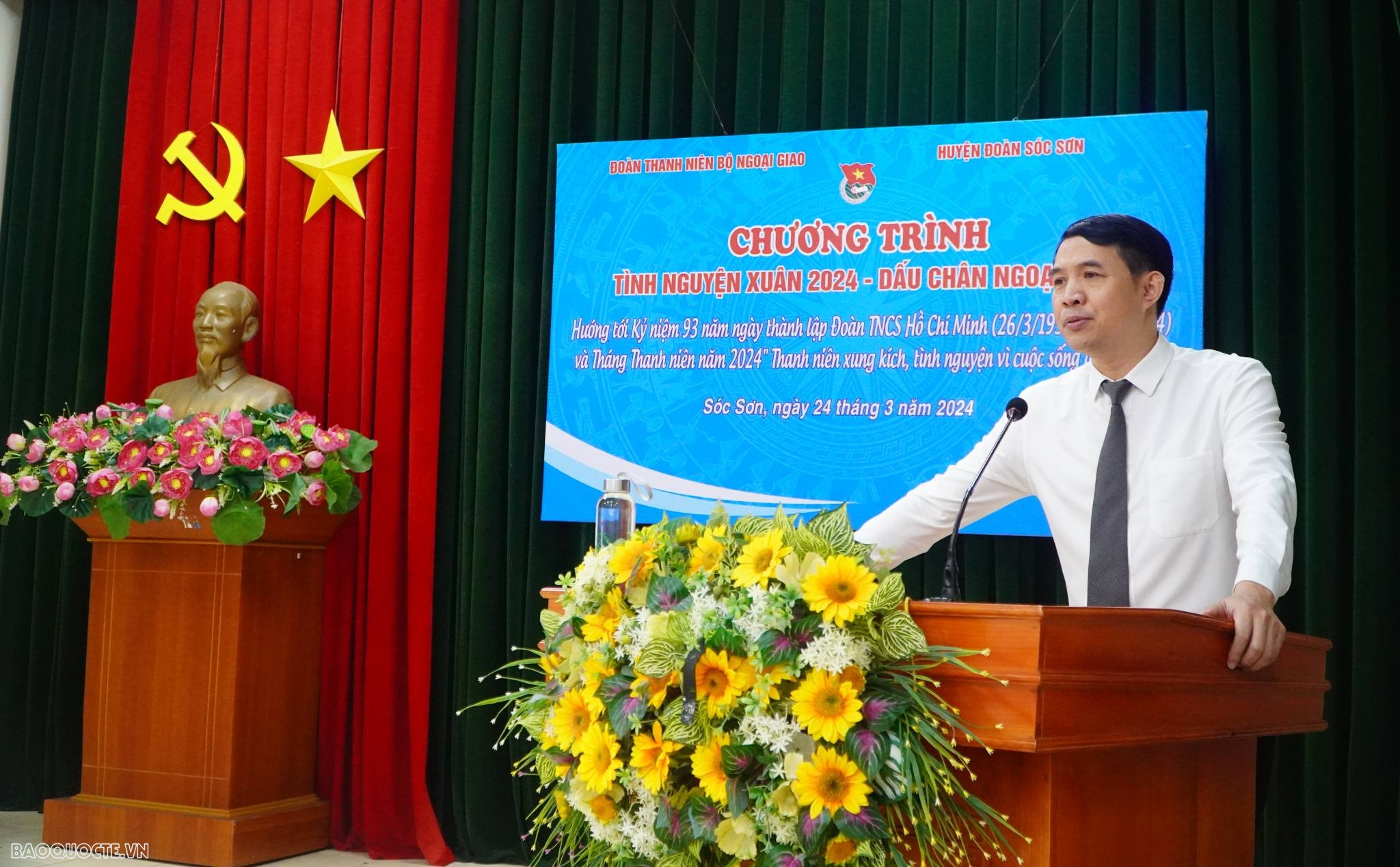 'Địa chỉ đỏ' cho thanh niên Bộ Ngoại giao tri ân thế hệ cha anh đi trước