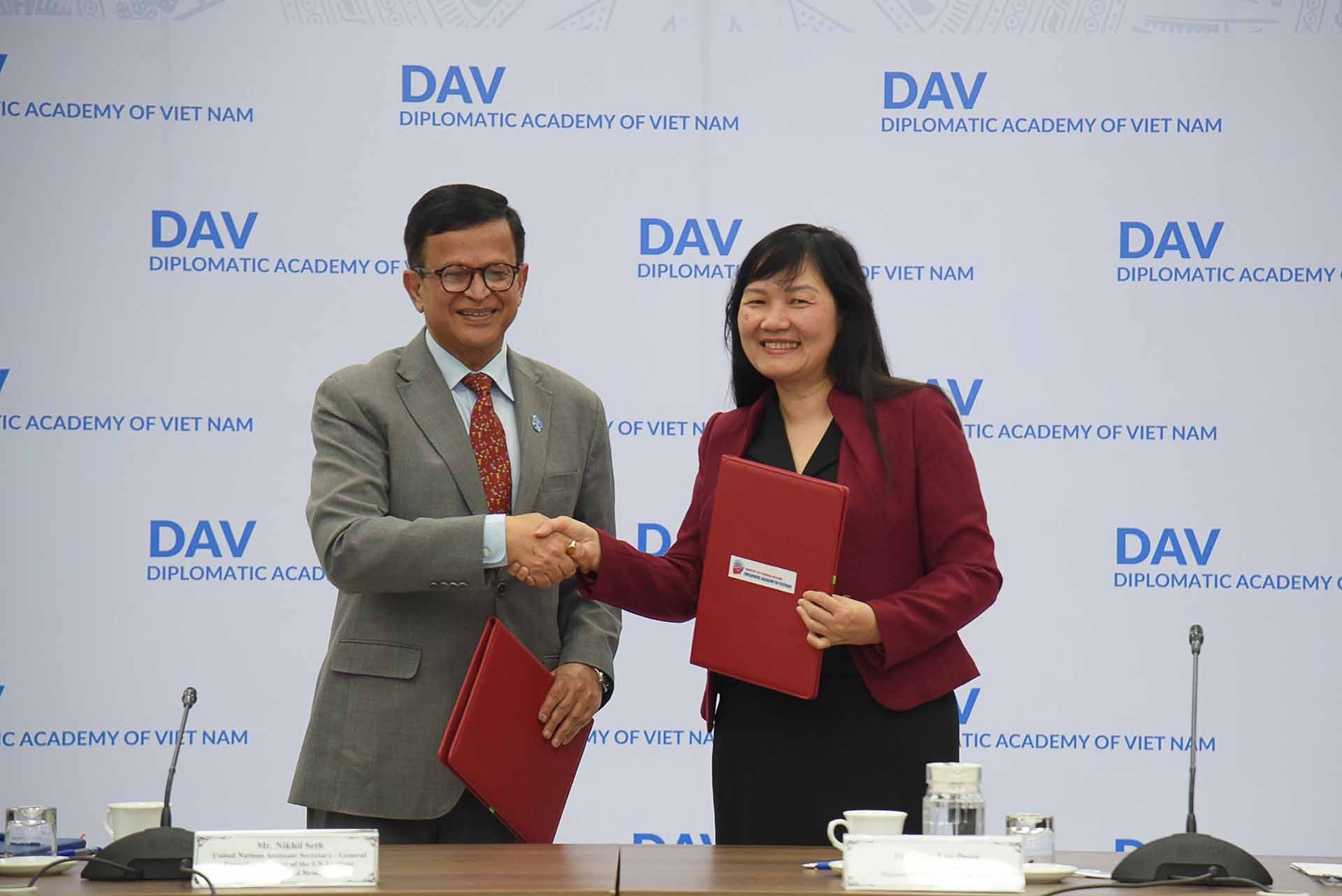 Trợ lý Tổng thư ký Liên hợp quốc, Giám đốc điều hành UNITAR thăm và  làm việc tại Việt Nam