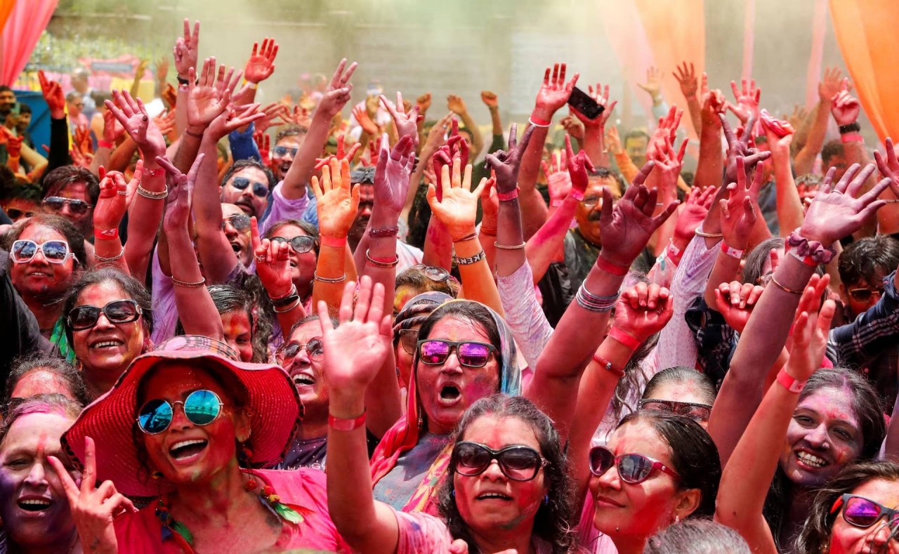 Không khí rực rỡ và sôi động tại lễ hội Holi Không khí rực rỡ và sôi động tại lễ hội Holi
