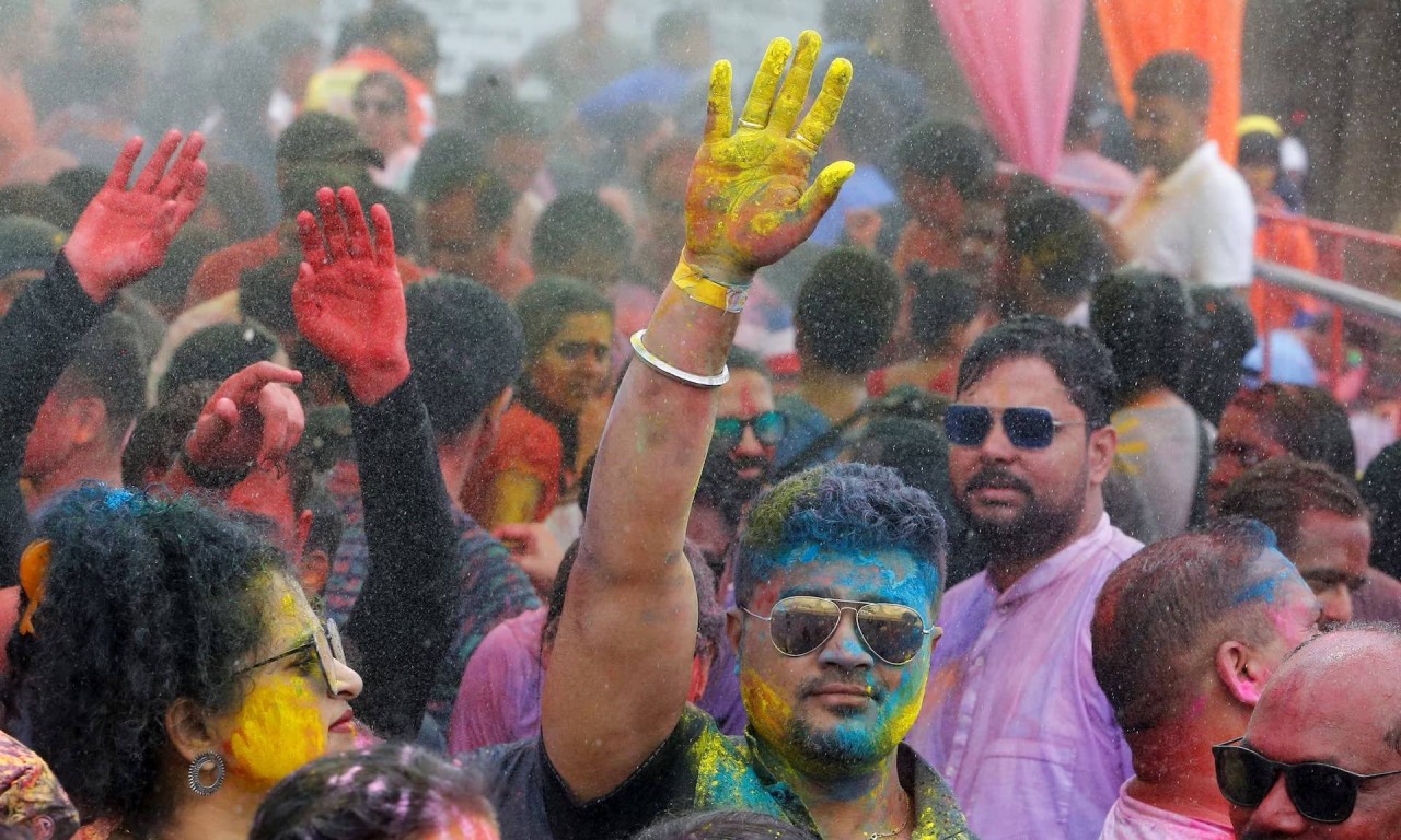Không khí rực rỡ và sôi động tại lễ hội Holi Không khí rực rỡ và sôi động tại lễ hội Holi