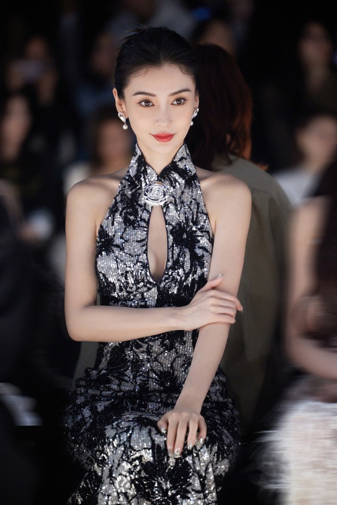 Angelababy dần trở lại, duyên dáng, thanh lịch, gây ấn tượng tốt với khán giả