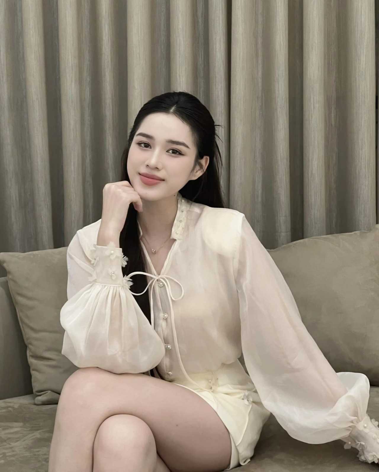 Đời thường xinh tươi của Hoa hậu Đỗ Thị Hà