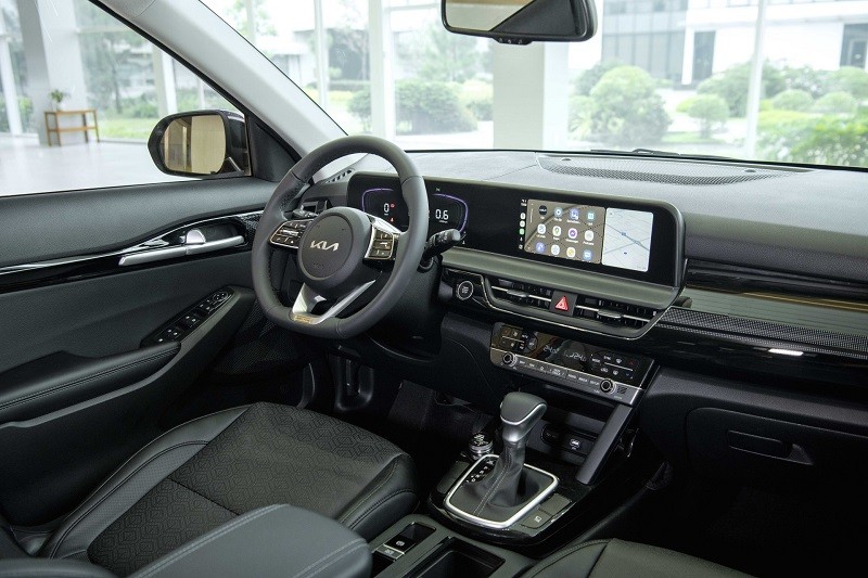 Màn hình giải trí trung tâm kích thước 10,25 inch giống đời cũ. Màn hình giải trí trung tâm kích thước 10,25 inch giống đời cũ.