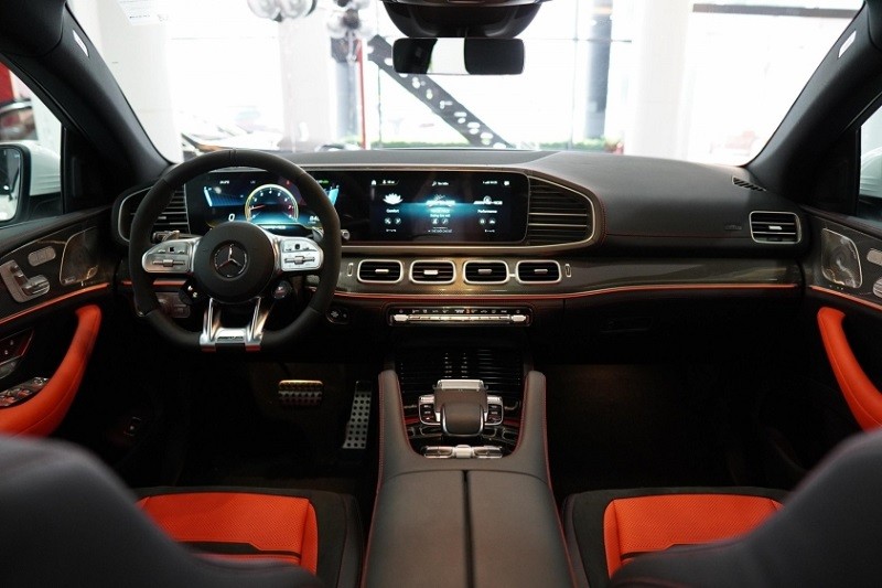 Đại lý bất ngờ giảm giá xe Mercedes-AMG GLE 53 Coupe tới 1 tỷ đồng