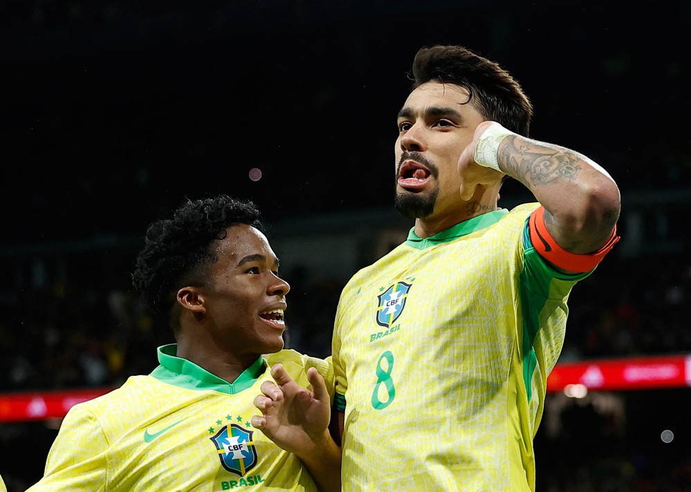 Bóng đá giao hữu: Hình ảnh