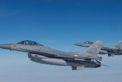 Ukraine khoe 'đòn giáng nặng' ở Biển Đen, trang mạng Nga tiết lộ số máy bay F-16 lớn có thể đến tay Kiev