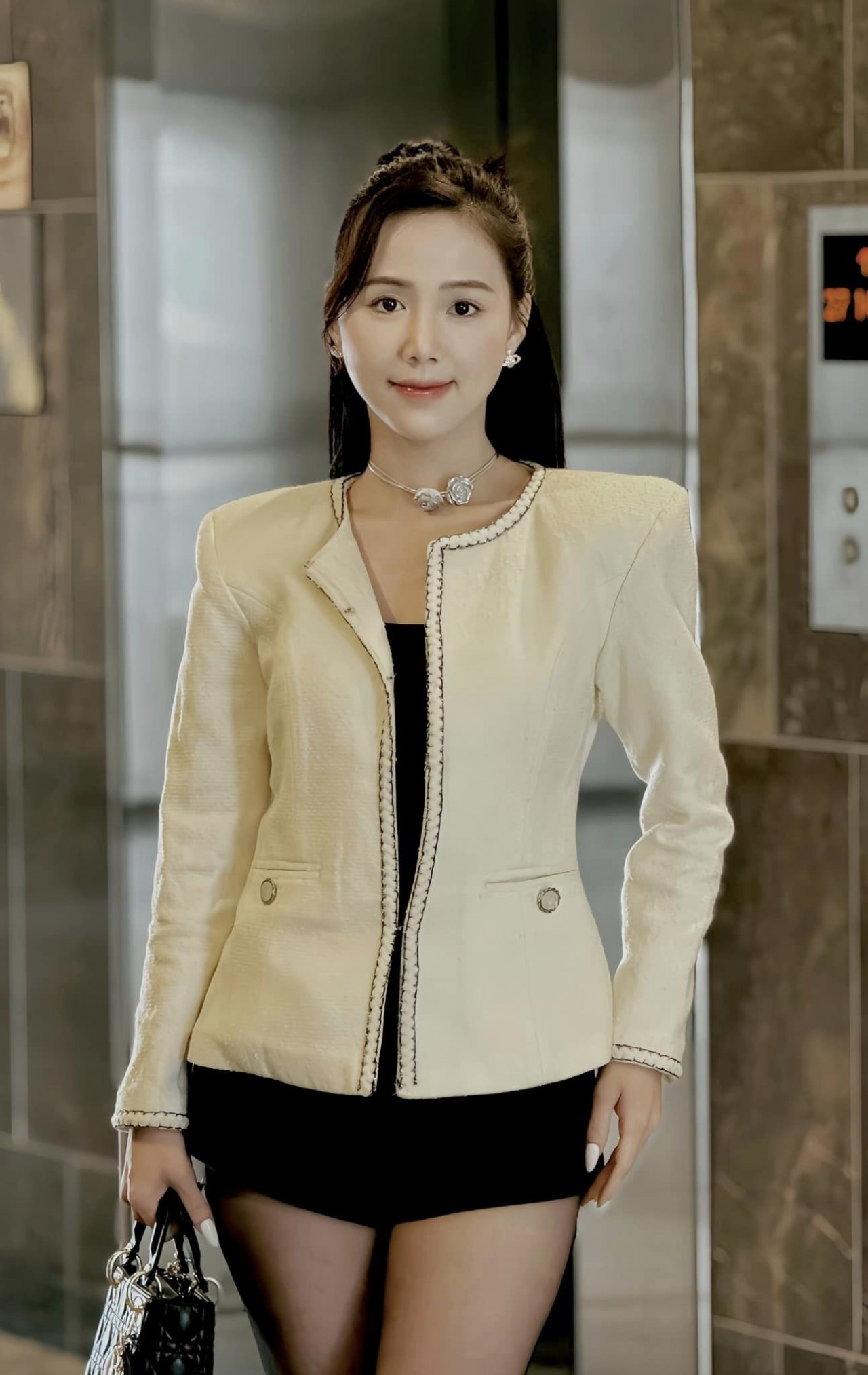 Diễn viên Minh Thu phim Lỡ hẹn với ngày xanh