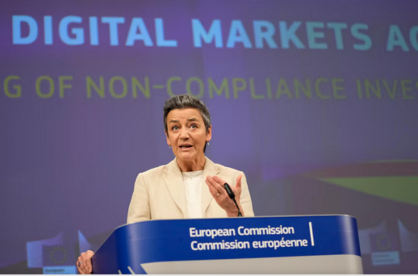 Bà Margrethe Vestager, Ủy viên Châu Âu phụ trách Thời đại Kỹ thuật số, đã công bố các cuộc điều tra tại Brussels vào ngày 25/3. (Source: AP news)