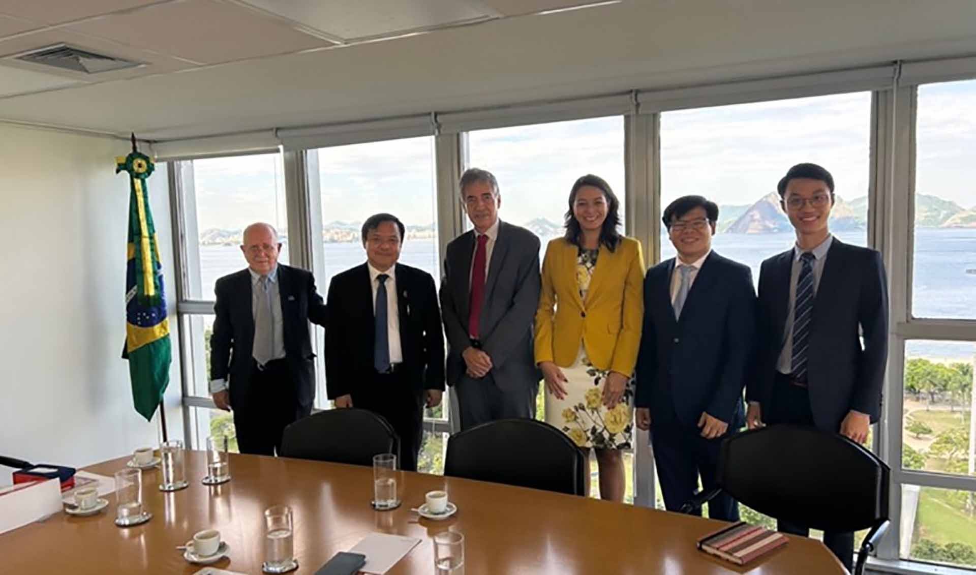 Bang Rio de Janeiro, Brazil mong muốn đẩy mạnh hợp tác giáo dục, du lịch, văn hoá với Việt Nam