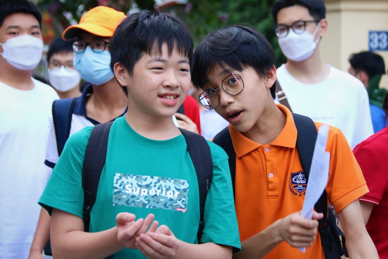 Lịch thi lớp 10 trường THPT Chuyên Ngoại ngữ Lịch thi lớp 10 trường THPT Chuyên Ngoại ngữ