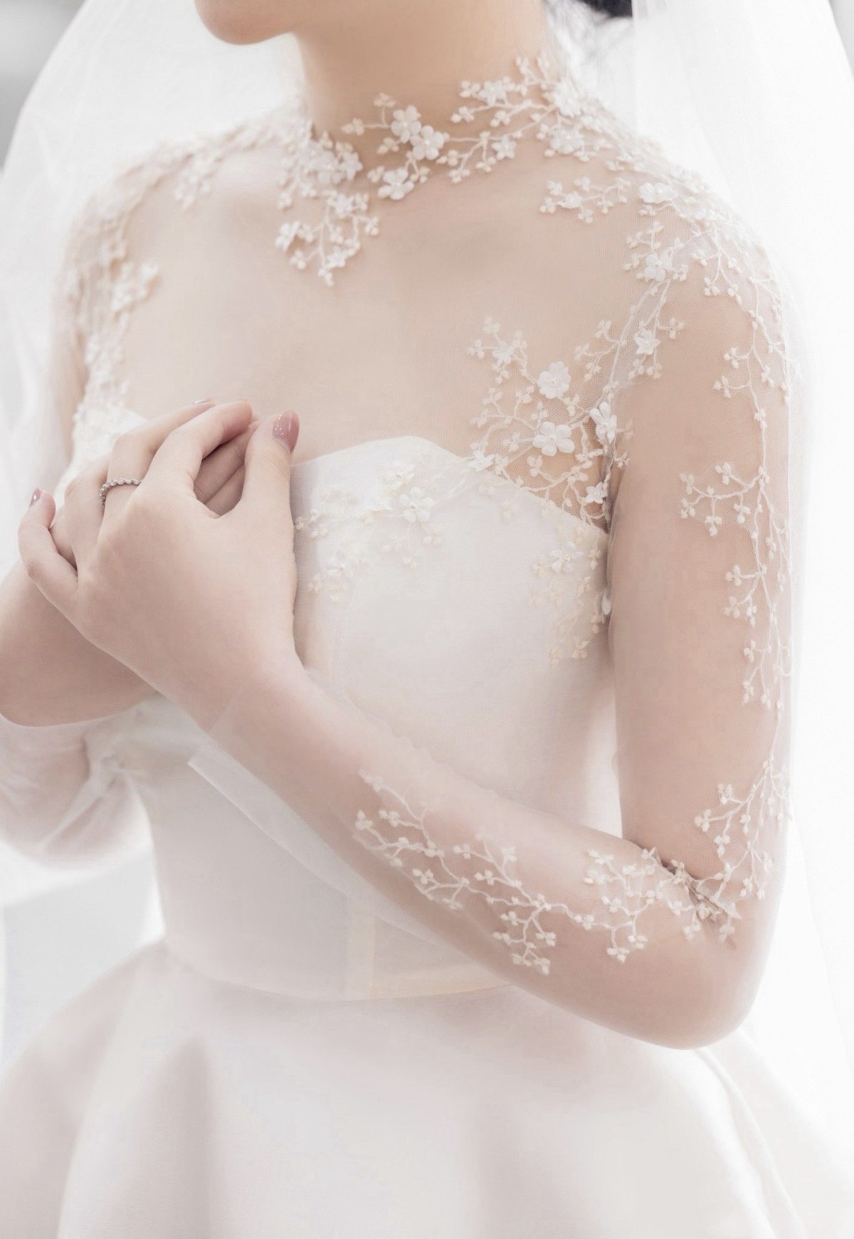 Váy cưới Chu Thanh Huyền