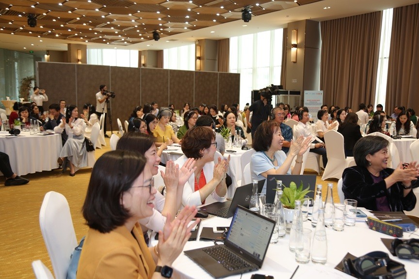 Ngăn chặn bạo lực đối với phụ nữ và trẻ em gái ASEAN: Làm sao để những trái tim tổn thương 'cất lời'? Ngăn chặn bạo lực đối với phụ nữ và trẻ em gái ASEAN: Làm sao để những trái tim tổn thương 'cất lời'?