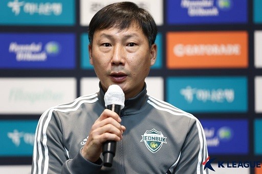 Có ít nhất hai HLV người Hàn Quốc ứng tuyển vị trí thuyền trưởng tuyển Việt Nam