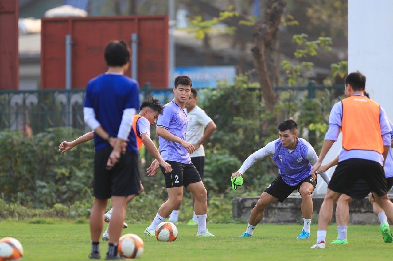 V-League 2023/24 vòng 14: Tâm điểm trận đấu CLB Hà Nội và CLB Nam Định trên sân Hàng Đẫy V-League 2023/24 vòng 14: Tâm điểm trận đấu CLB Hà Nội và CLB Nam Định trên sân Hàng Đẫy