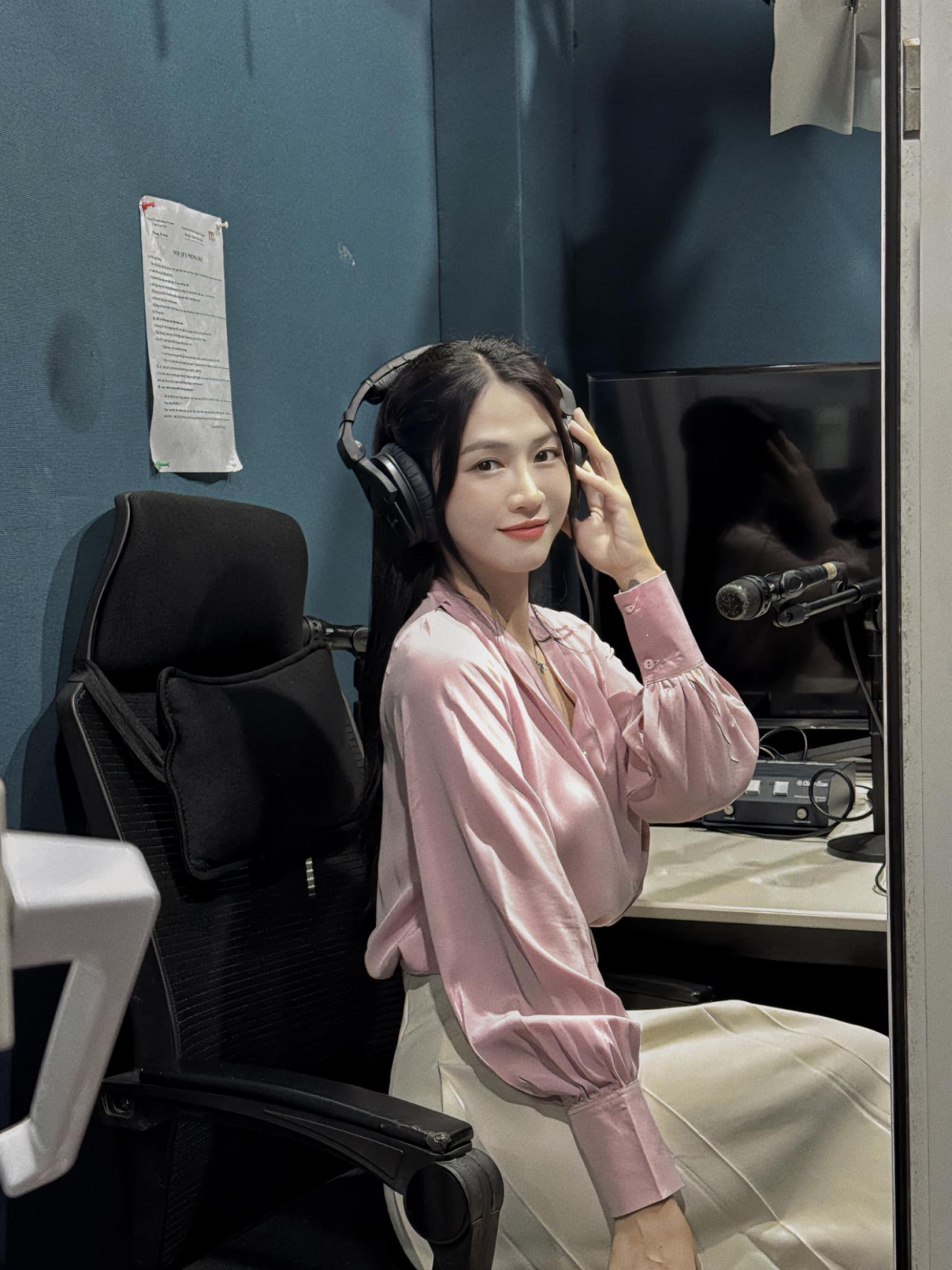 Thổn thức trước nhan sắc đời thường của Lê Bống phim 'Lỡ hẹn với ngày xanh'