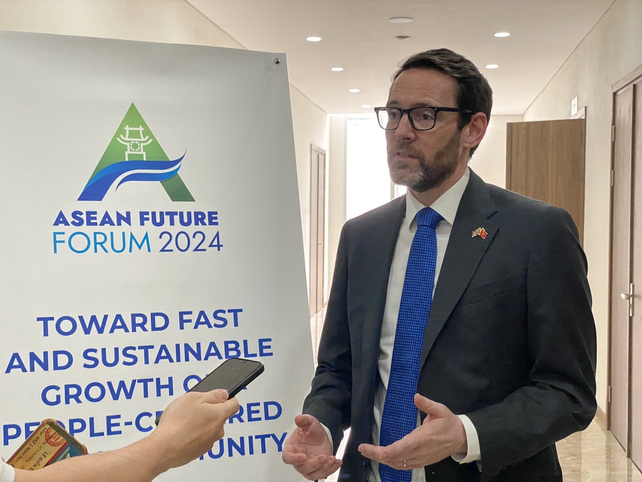 Đại sứ Vương quốc Anh tại Việt Nam Iain Frew