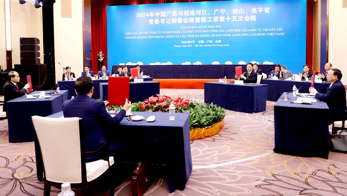 Thúc đẩy hợp tác với Quảng Tây, xây dựng Cộng đồng chia sẻ tương lai Việt Nam-Trung Quốc có ý nghĩa chiến lược