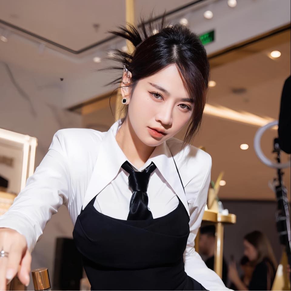 Thổn thức trước nhan sắc đời thường của Lê Bống phim 'Lỡ hẹn với ngày xanh'