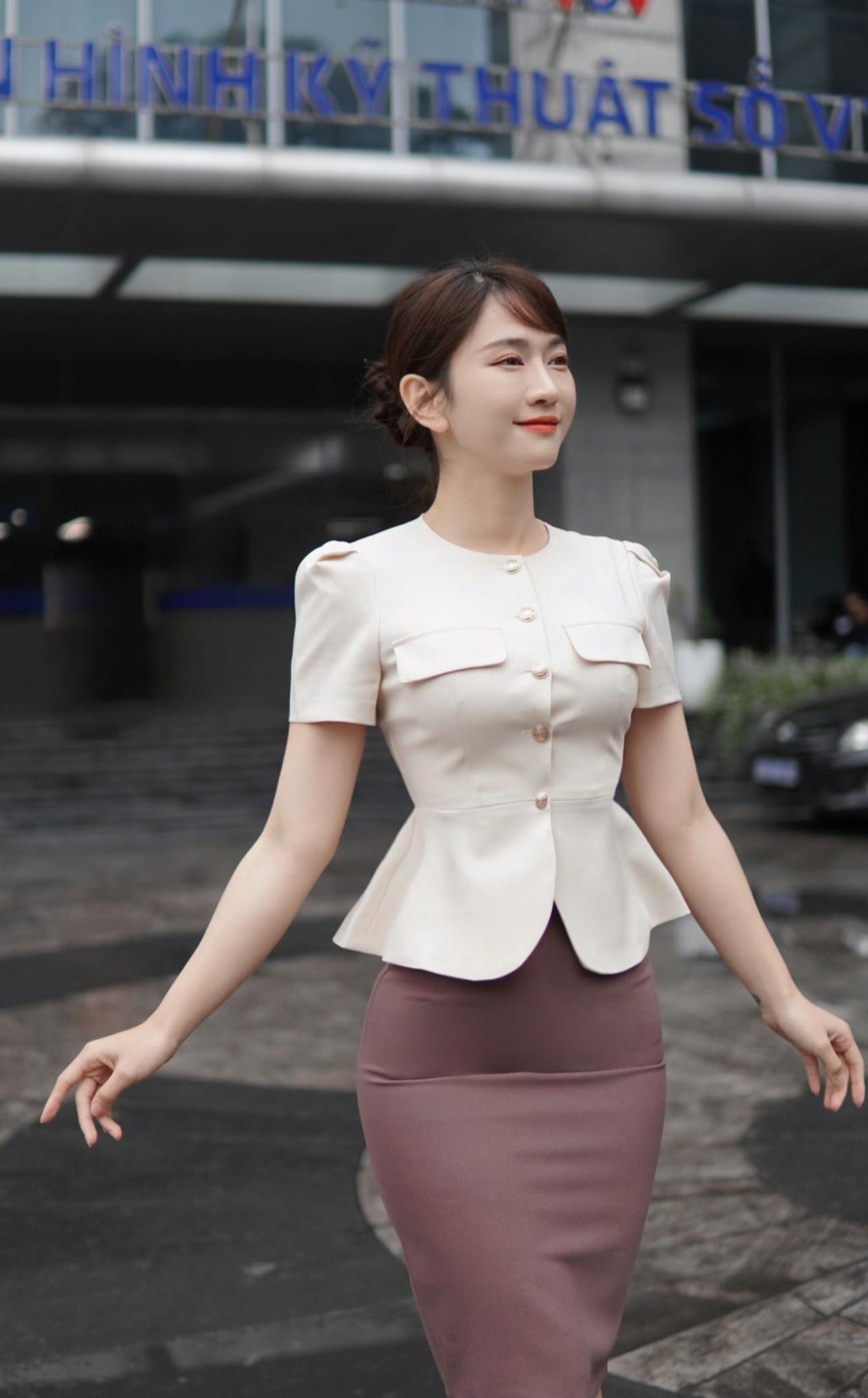 Thổn thức trước nhan sắc đời thường của Lê Bống phim 'Lỡ hẹn với ngày xanh'